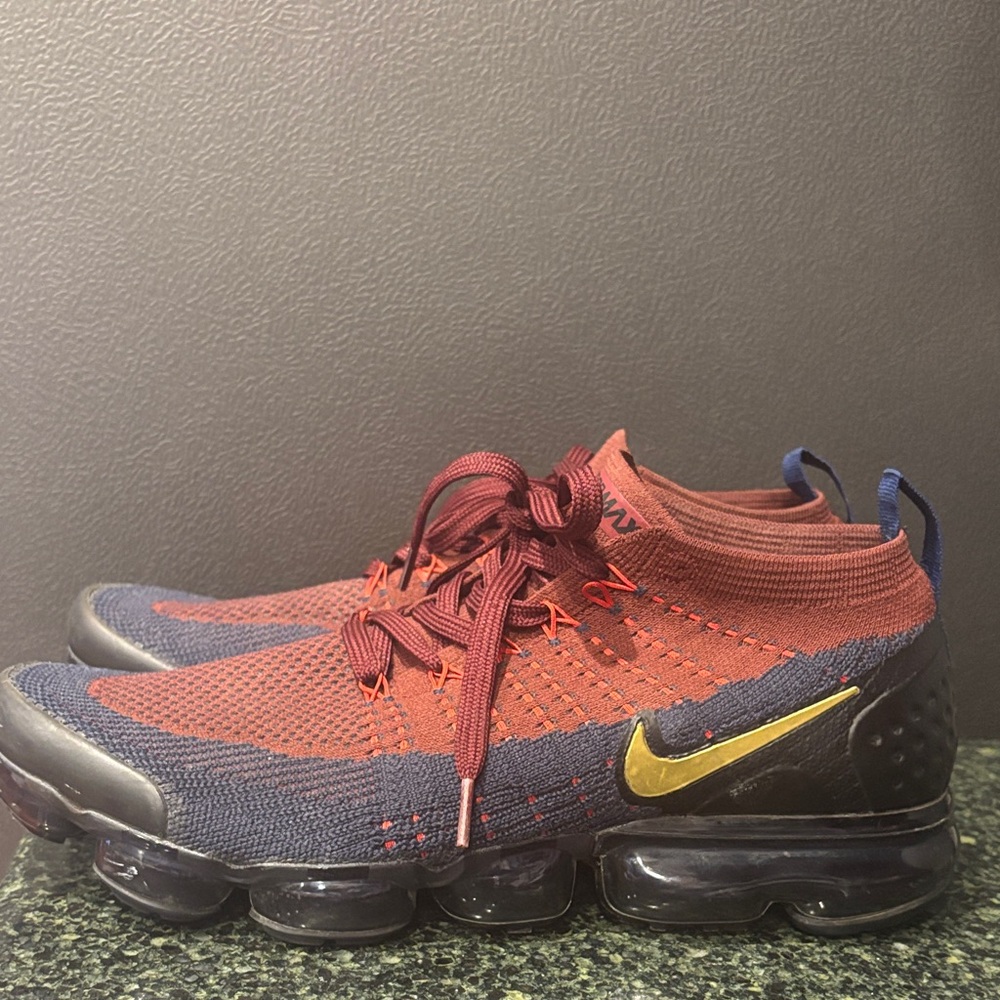 Nike Air VaporMax Flyknit 2 Olympics Sneakers - Picture 5 of 9
